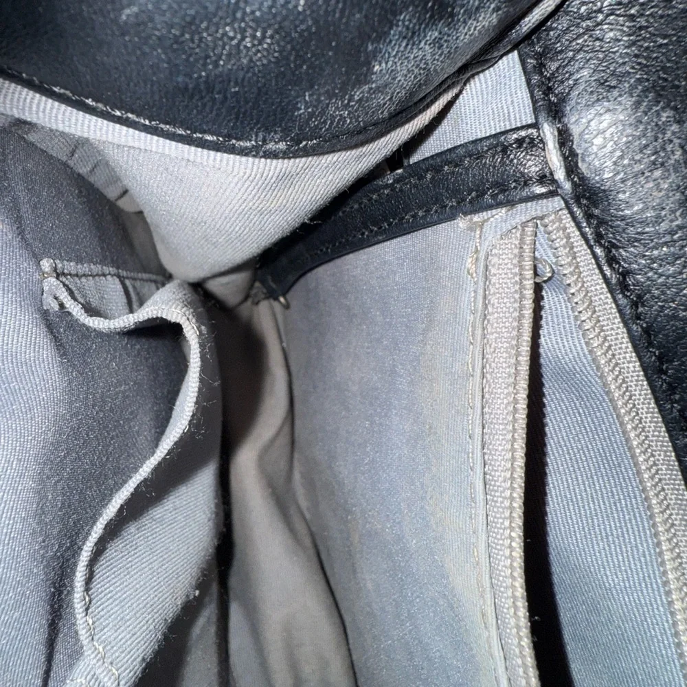 Chanel Black Crossbody Bag with Iconic Quilting - Picture 12 of 14